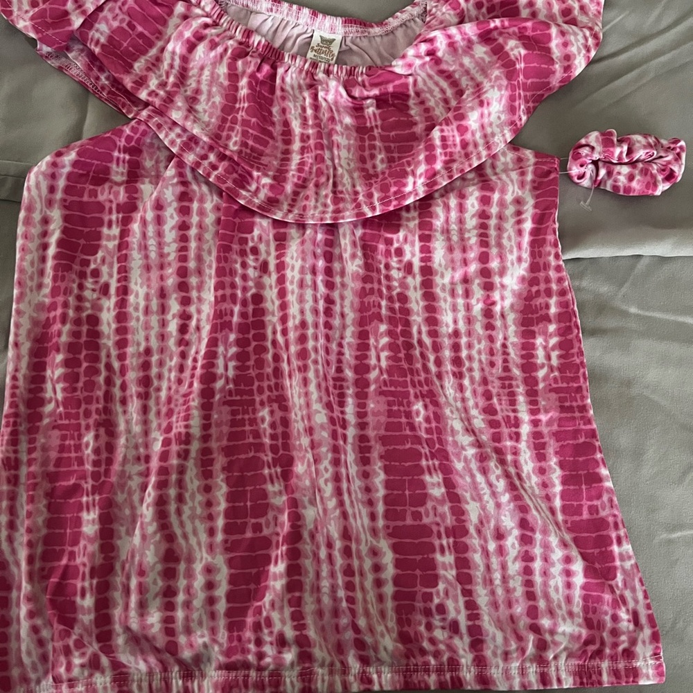 Girls top.